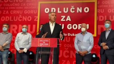  Milo Đukanović objavio da neće podnijeti ostavku: "OSTAJEM PREDSJEDNIK CRNE GORE" 