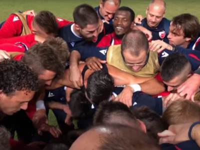  EMOTIVAN STANKOVIĆEV GOVOR NASRED TERENA: Sve pada u vodu, hvala vam od srca! (VIDEO) 