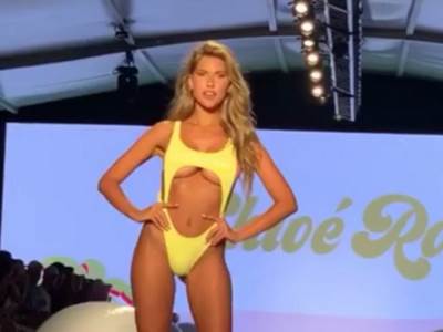  Kara Del Toro otkrila šta je sve doživjela zbog velikih grudi! 