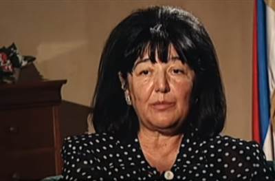  ŠTA SE U NOĆI 7. OKTOBRA DEŠAVALO U KUĆI MILOŠEVIĆA: Koštunica položio zakletvu, a Mira je sjedjela sama u salonu i... 