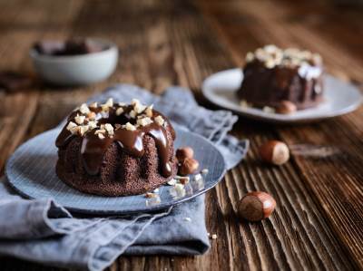  GOSTI ĆE OLIZATI I TANJIR: Čokoladne mini tortice od samo pet sastojaka! 