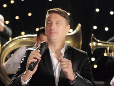  KLIP KOJI ĆE VAS NASMIJATI DO SUZA: Andrija Milošević RAZVALIO hit pjesmu! (VIDEO) 