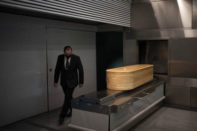  Javili im da je deda umro od korone i poslali telo u kovčegu! Tek posle sahrane saznali istinu 