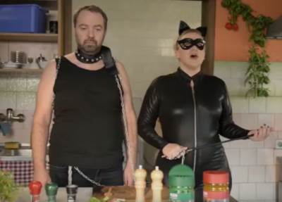  GOST NIKAD NIJE U PRAVU: Nova urnebesna serija "Ljubavni zalogaji" - pogledajte EKSKLUZIVNI trejler! (VIDEO) 