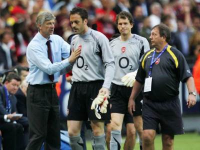  Arsen-Venger-menjao-bih-nepobedive-2003/04-Arsenal-za-osvajanje-Liga-sampiona.html 