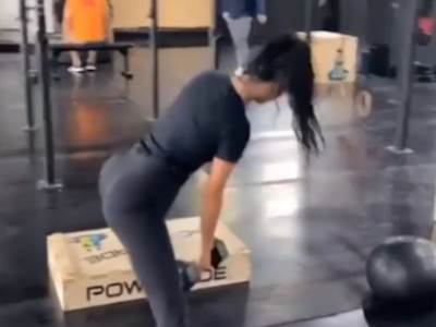  BOGDANIN VRUĆI VIDEO U USKIM HELANKAMA PREZNOJIO INSTAGRAM: Cecina snajka grmi kako izgleda (VIDEO) 