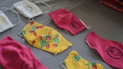  AKO NOSITE OVE MASKE, ODMAH IH BACITE: Eksperiment pokazao kako se korona širi i šta je najbolja zaštita! (VIDEO) 