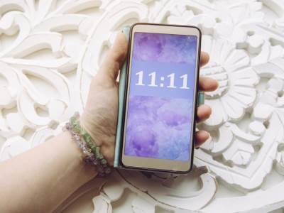  LJUBAVNI SAT PREDVIĐA RASKID, NOVU VEZU ILI PREVARU: Evo šta znači kad na satu ugledate 11:11, 15:15, 22:22... 