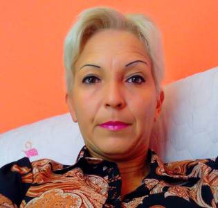  U SRBIJI ĆERKA TUŽILA MAJKU: Imam dokaze, UKRALA ME IZ PORODILIŠTA, mučila me i maltretirala 