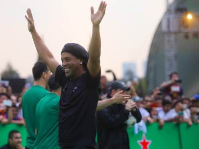  DA LI ZNATE KO JE NAJSREĆNIJI ČOVEK NA SVETU? Čuvena fudbalska legenda! 