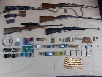  U Budvi uhapšena jedna osoba zbog oružja, bombi i municije 