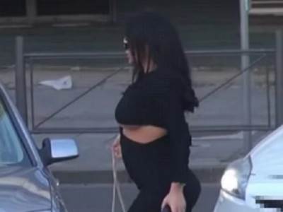  SILIKONI NA IZVOL'TE: Starleti Tamari Đurić ispale grudi nasred ulice! (FOTO) 