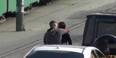  PALI SOČNI POLJUPCI NASRED ULICE: Tamara Đurić pokazala VERENIKA! (FOTO, VIDEO) 