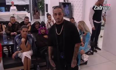  VUK MOB NAPUSTIO ZADRUGU: Repera iz jednog razloga izvelo obezbeđenje, sprema se HAOS! 