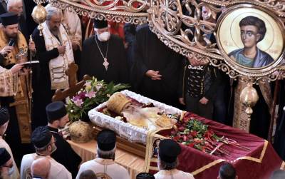  NJEGOŠEVI POTOMCI SE OPROSTILI OD MITROPOLITA 