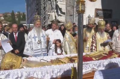  KO JE UNA, DJEVOJČICA KRAJ ODRA?  