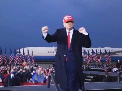  VIDEO KOJI MORATE DA POGLEDATE: Tramp objavio kompilaciju svog plesa 