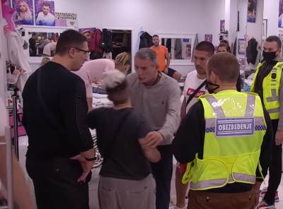  PUĆI ĆU MU ŠAMARČINU NA KRAJU! Matora napala Anđela zbog Sanje, reagovalo obezbeđenje (VIDEO) 