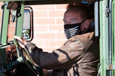  ŠVARCENEGER PRVI PUT U JAVNOSTI POSLE OPERACIJE SRCA: Glumac se ponaša kao da se ništa nije desilo 