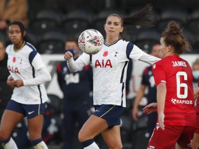  NAJLEPŠA FUDBALERKA STIGLA U PREMIJER LIGU: Zbog nje ćete navijati za Totenhem! 
