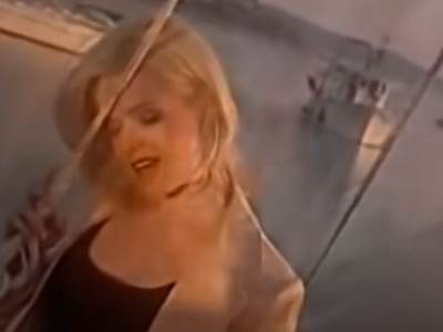  DEVEDESETIH SU MUŠKARCI LUDJELI ZA NJOM, A ONDA JE PALA U DEPRESIJU: Evo kako sada izgleda! (FOTO) 