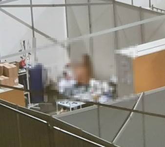  SKANDALOZNA SLIKA GOLE PACIJENTKINJE IZ ARENE: Masovno se deli na mrežama, svi se pitaju - ko će odgovarati za ovo? 