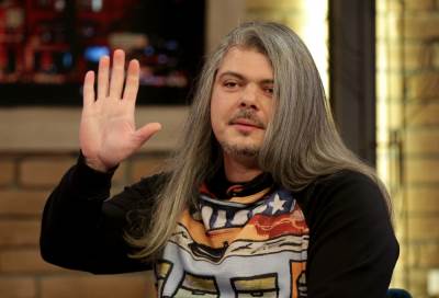  PET ĐUSOVIH NAJLUĐIH FRIZURA: Sinoćno izdanje popularnog repera nije najšokantnije! 