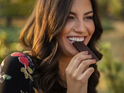  CELOG ŽIVOTA POGREŠNO JEDETE ČOKOLADU? Ako to radite na ovaj način - ne "gine" vam da se ugojite! 