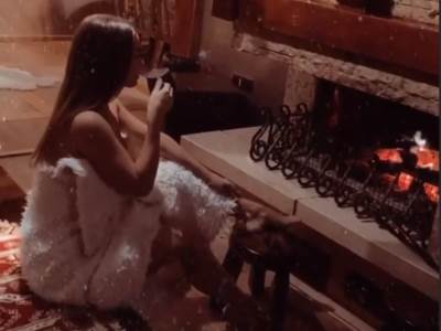  GOLA TEODORA OGRNULA ĆEBE I SJELA PORED KAMINA: Uživa sa košarkašem na Zlatiboru (VIDEO) 