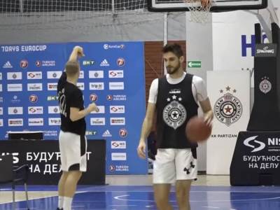  JARAMAZ OBRADOVAO I RASTUŽIO GROBARE: Svi su čekali ovaj prizor, ali ljubimac navijača neće baš brzo na teren 