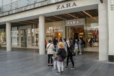 Zara povukla majicu iz prodaje    Zara povukla majicu iz prodaje