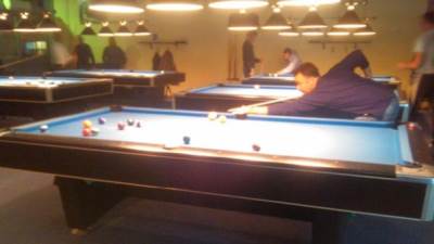  UŽAS U BEOGRADU: Naoružani kriminalci upali u bilijar klub, pljačkali goste uz prijetnju pištoljem! 