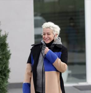  DUŠICA JAKOVLJEVIĆ UVEĆALA GRUDI: Napustila kliniku nasmejana, evo kako sada izgleda! (FOTO, VIDEO) 