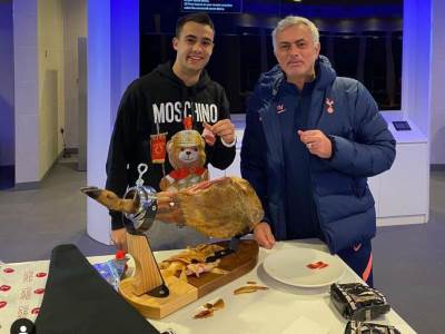  MURINJA SKUPO KOŠTALA OPKLADA: Kupio svom beku džinovsku pršutu zbog pobede nad Pepom! 