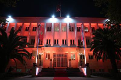  SKUPŠTINA U NARANDŽASTOJ BOJI: Znak solidarnosti žrtvama porodičnog nasilja 