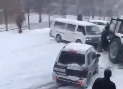  VANREDNO STANJE U RUSIJI ZBOG LEDENE OLUJE: Nekoliko hiljada ljudi i dalje bez struje i grejanja! (VIDEO) 