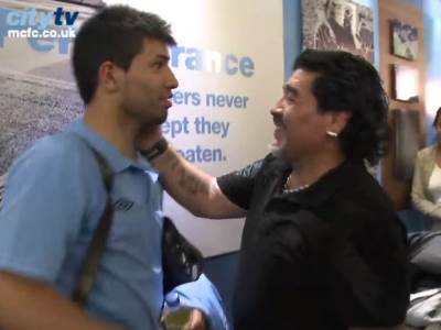  AGUERO NIJE DOBRO, PITANJE JE DA LI ĆE IGRATI: Maradona je bio deda njegovog sina, potresla ga je smrt velikana 