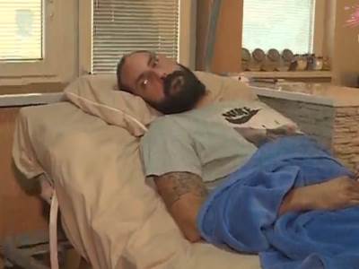  JOVICA PUTNIKOVIĆ PRVI PUT PRED KAMERAMA NAKON TEŠKE SAOBRAĆAJKE: Iz kreveta progovorio o Majinoj pr 