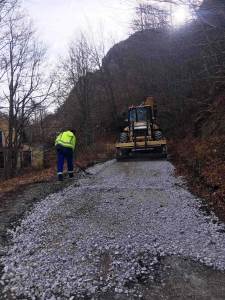  PUTEVI izvode pripremne radove za asfaltiranje putnog pravca Veruša - Mokra 