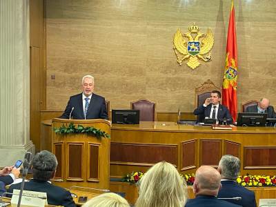  PREMIJERSKI SAT: EVO ŠTA ĆE POSLANICI PITATI KRIVOKAPIĆA 