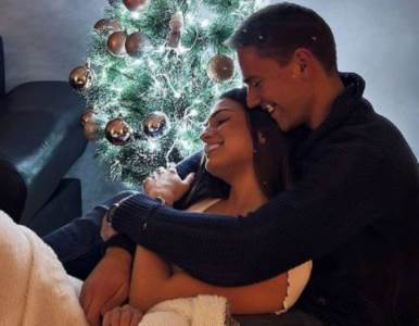  ZAGRLJENI KRAJ JELKE: Luka Raco objavio sliku sa devojkom, pljušte komentari oduševljenih fanova! (FOTO) 