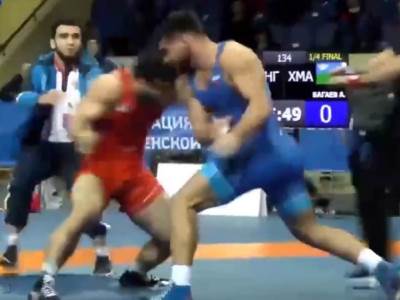  MAKLJAŽA! RVAČI SE ZANELI, ODMAH POČELO PESNIČENJE: Eksplodirale tenzije, a meč je prerastao u pravu 