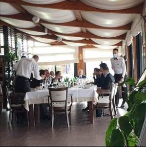  IZ KABINETA PREMIJERA OBJASNILI: KRIVOKAPIĆ PLATIO RUČAK SVOJIM NOVCEM, ispoštovane sve mjere osim distance 