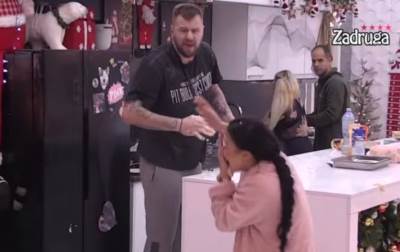  HAOS U ZADRUZI - "SKLONI SE IMAM NOŽ": Maja i Janjuš u žestokom okršaju, košarkaš je gađao TESTOM! (VIDEO) 