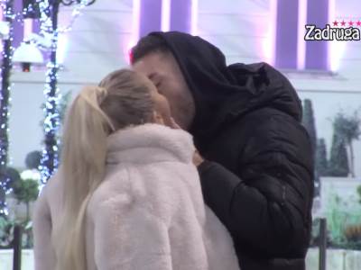  PAO PRVI POLJUBAC SANJE I ANĐELA: 60 sekundi usta na usta, pauza, pa onda opet! (VIDEO) 