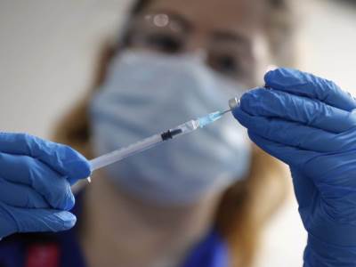  vakcinacija fajzer vakcinom u vojno medicinskom centru u podgorici 