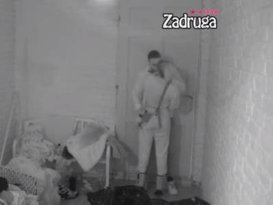  VIŠE NE MOGU JEDNO BEZ DRUGOG: Anđelo i Sanja se ljubili u izolaciji, iako nisu bili sami! (VIDEO) 