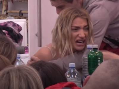  ZADRUGARKA DOBILA NERVNI SLOM, URLALA IZ PETIH ŽILA: Pomenuli da joj je bivši bio sa rođenom sestrom, ona pobesnela! 