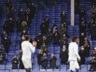  ENGLEZI PUSTILI NAVIJAČE NA TRIBINE, PA IH OPET ZABRANILI: London ide "pod ključ", niko ne sme na stadion! 