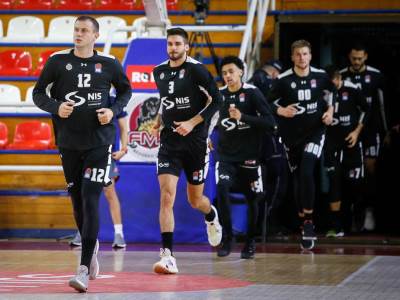  PARTIZAN MORA DA TRAŽI NOVOG KRILNOG CENTRA: Amerikanac iz Grčke ne stiže u Beograd! 